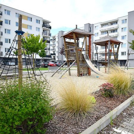Apartman Zlatovska 22B Trencin Ngoại thất bức ảnh