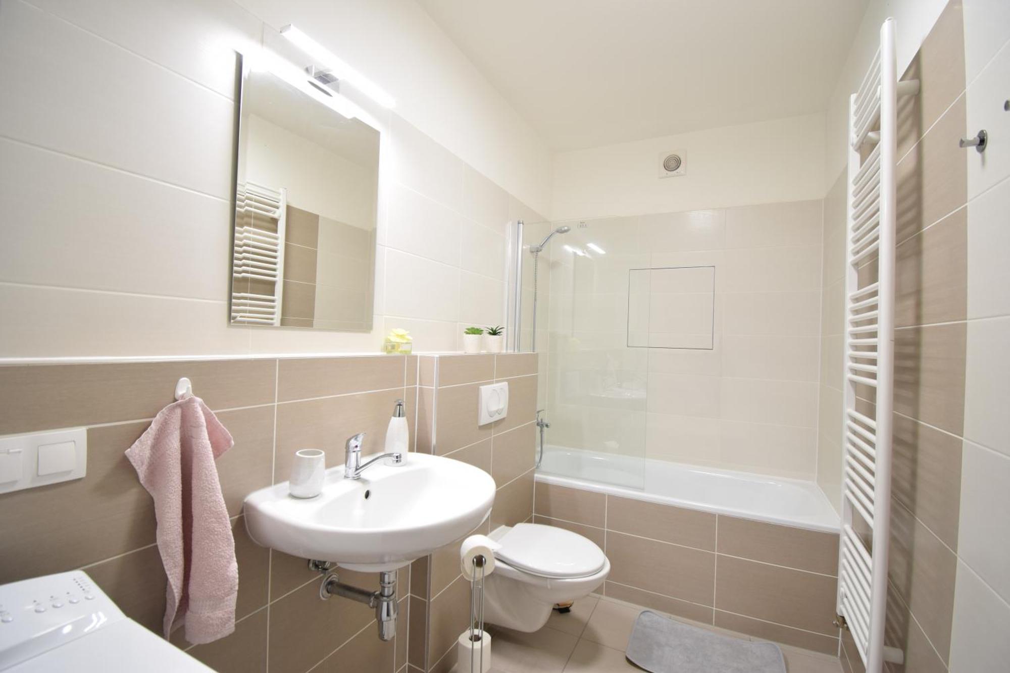 Apartman Zlatovska 22B Trencin Ngoại thất bức ảnh