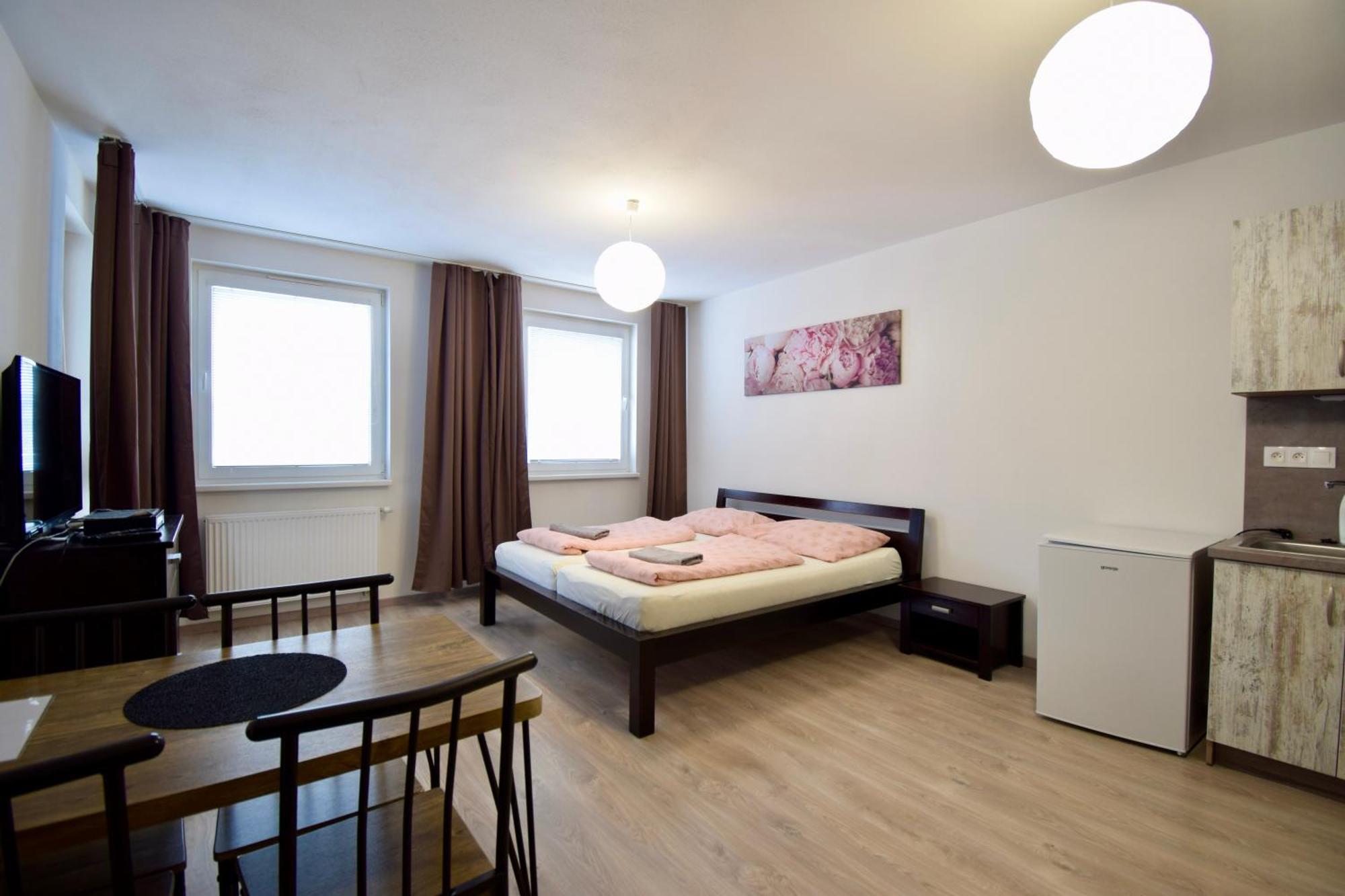 Apartman Zlatovska 22B Trencin Ngoại thất bức ảnh