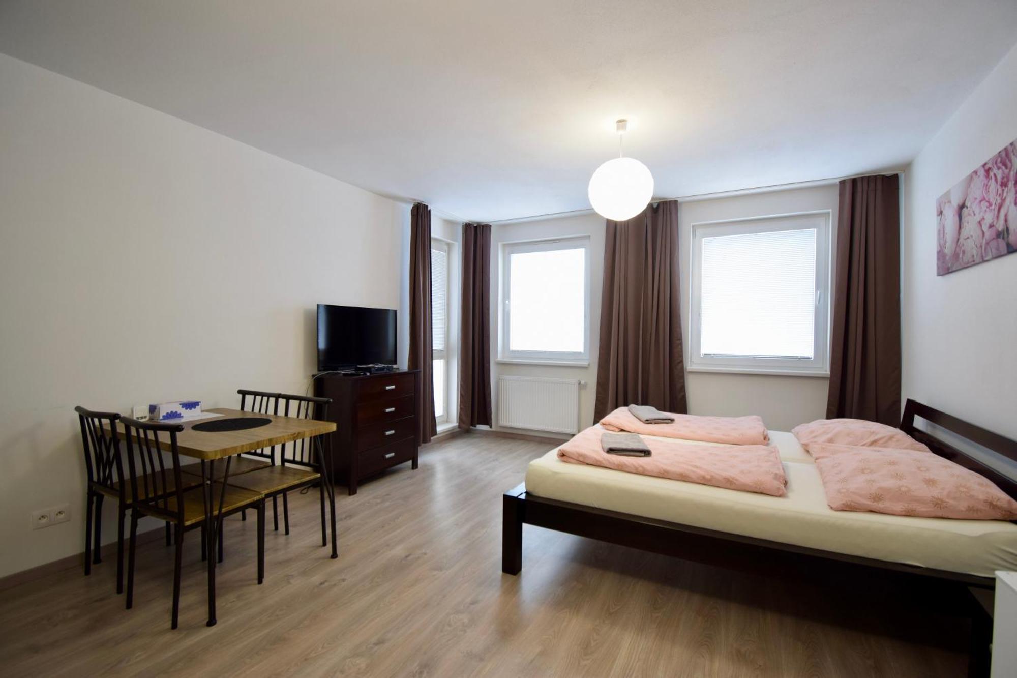 Apartman Zlatovska 22B Trencin Ngoại thất bức ảnh
